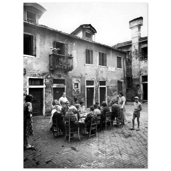 3502327 Courtyard Bingo, Venice,1962