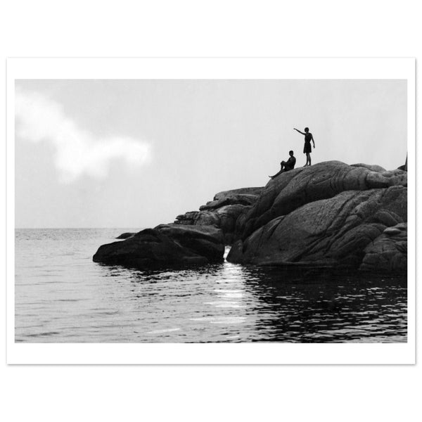 3501535 Tuscany, Elba Island, Two Women on the Rocks, 1920